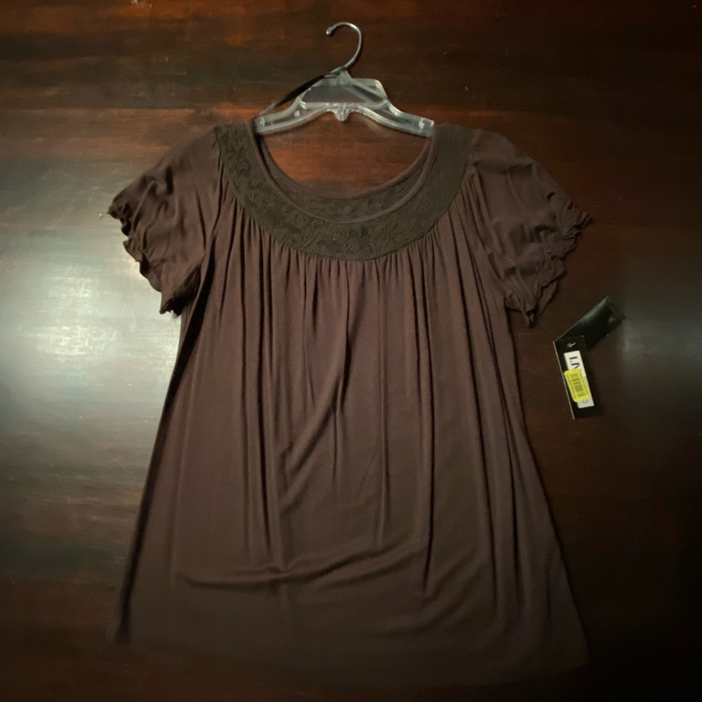 In Studio Elegant Chocolate Brown Women's Top with lace collar, size medium, nwt
